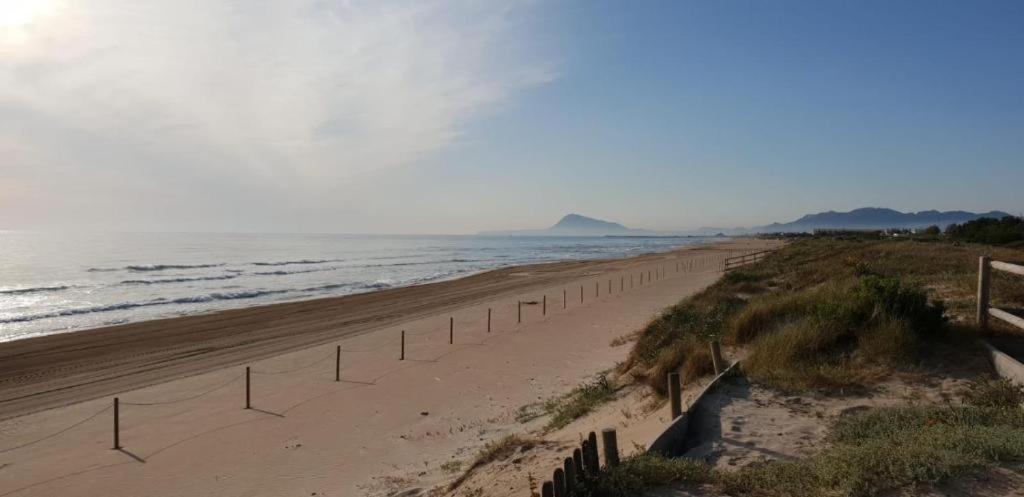Beachfront House Piles Bagian luar foto
