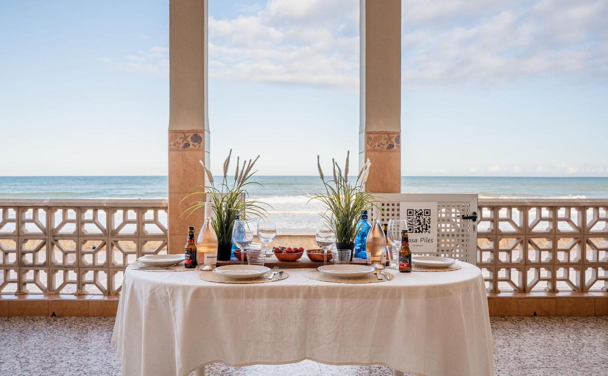 Beachfront House Piles Bagian luar foto